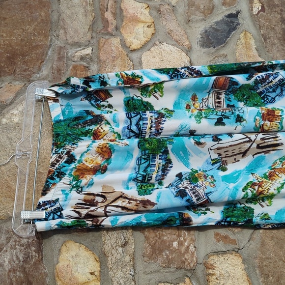 Chico's Multicolor Artistic Print Cropped Pants - Picture 2 of 11